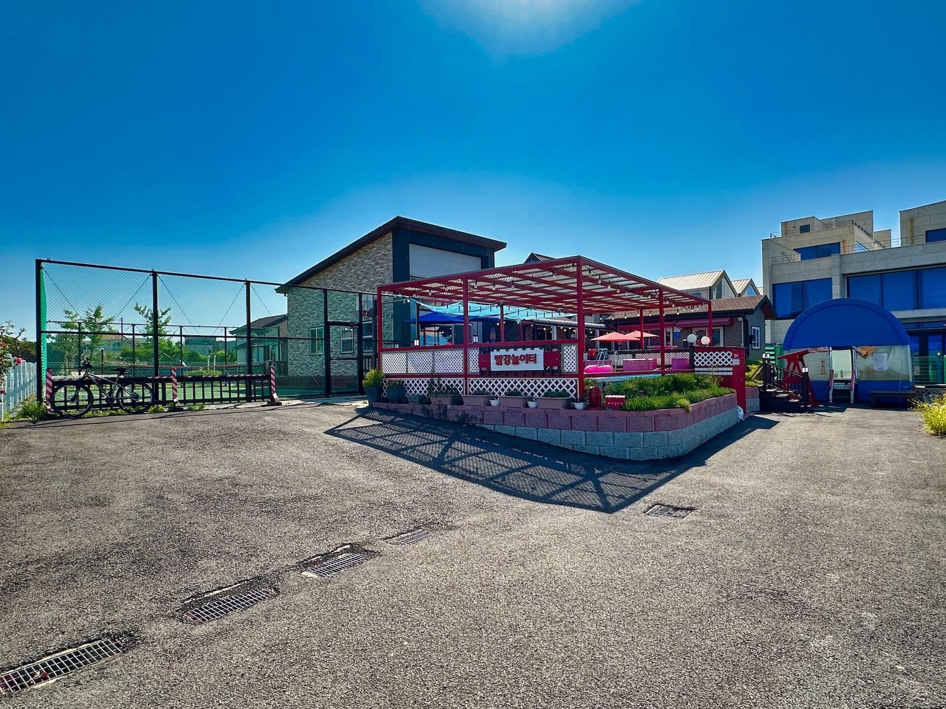 넓디넓은 주차공간